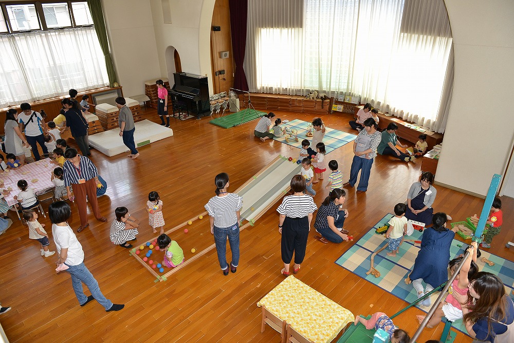 プレ保育「ナースリーサークルことり」